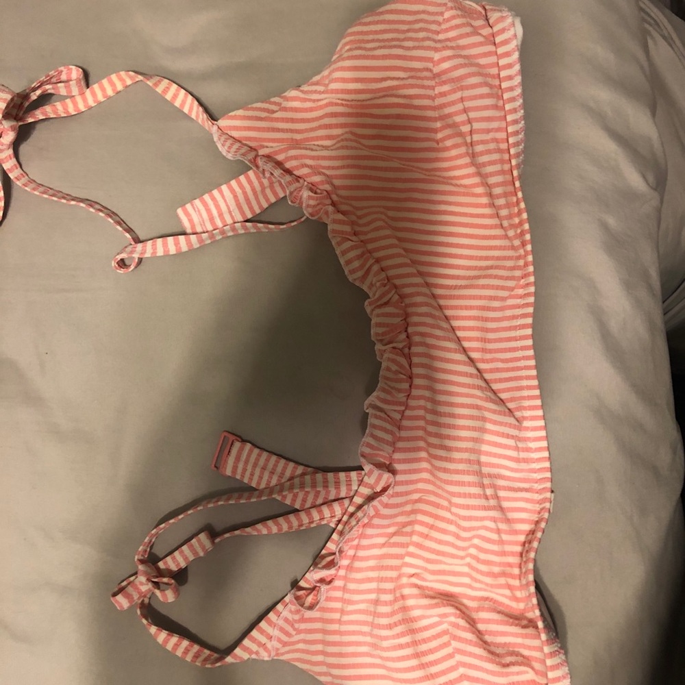 Ruffled bikini top